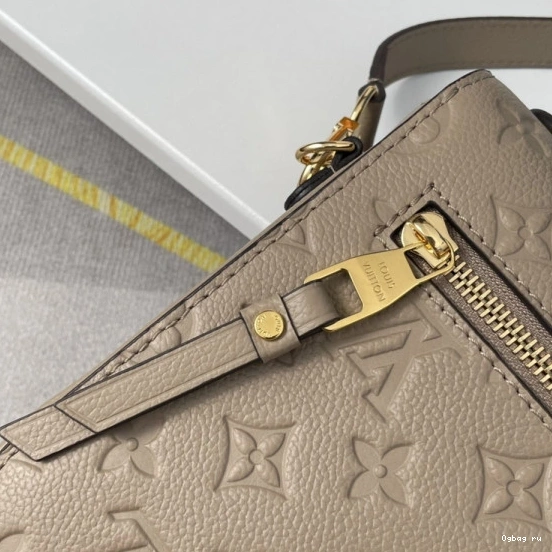 POCHETTE VUITTON MÉTIS LOUIS 0813
